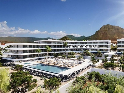 Venta de ático en Costa Adeje de 3 habitaciones con terraza y piscina