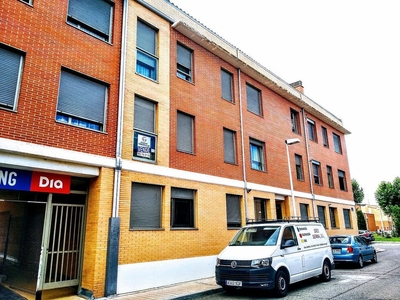 Venta de piso en calle Alemania de 3 habitaciones con terraza y garaje