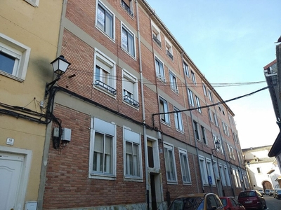 Venta de piso en calle Cel Sol de 3 habitaciones con terraza y calefacción