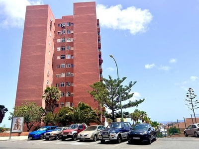 Venta de piso en Las Torres de 4 habitaciones con jardín y balcón