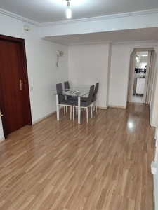 Venta de piso en Santa María de Ordás-San Nicolás (Sevilla)