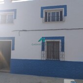 Casa con terreno en Almuñécar