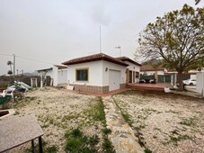 Casa con terreno en Orihuela