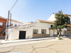 Casa en Orellana de la Sierra