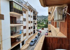 Piso en venta en calle Juan Carlos I de 3 habitaciones con terraza y balcón