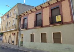 Venta de casa con terraza en La Bañeza