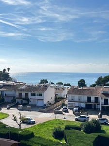 Alquiler de ático en Centre-El Pedró de 1 habitación con terraza y garaje