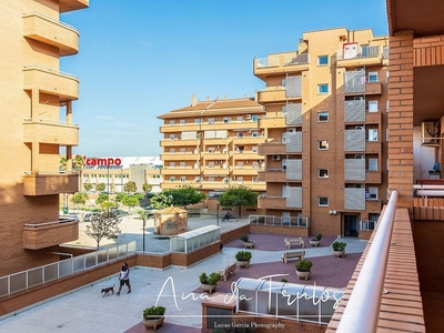 Alquiler de piso en calle Aldebarán de 3 habitaciones con terraza y garaje
