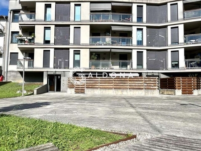 Alquiler de piso en Centro - Mendibil - Santiago de 2 habitaciones con terraza y garaje