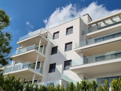 Apartamento en venta en Las Colinas Golf, Orihuela, Alicante