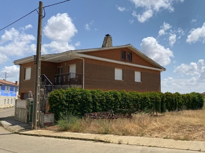 Сasa con terreno en venta en la Calle las eras 28' Castrotierra de Valmadrigal