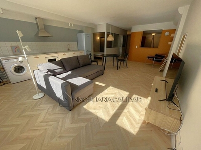 Piso en alquiler en Centro - Burgos de 2 habitaciones con muebles y calefacción