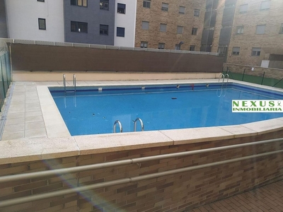 Piso en alquiler en Centro - Cáceres de 1 habitación con terraza y piscina