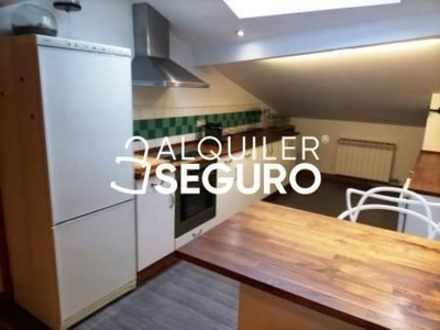 Piso en alquiler en Centro - Vitoria-Gasteiz de 2 habitaciones con muebles y calefacción