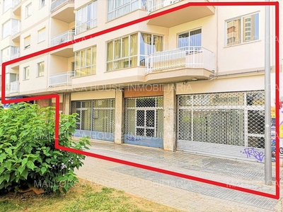 Piso en venta en calle Foners de 8 habitaciones con balcón y aire acondicionado