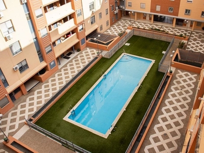 Piso en venta en Santa Aurelia de 3 habitaciones con piscina y aire acondicionado