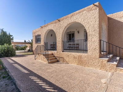 Venta de casa con piscina y terraza en Retamar, Cabo de Gata (Almería), Retamar - toyo