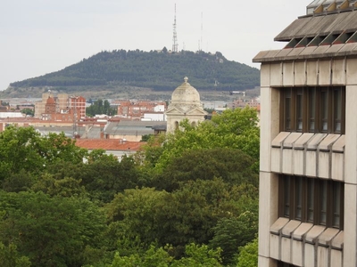 Venta de piso con terraza en Centro (Valladolid)