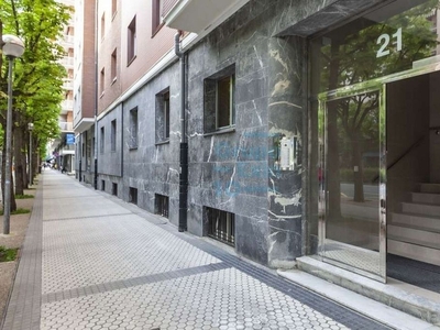 Venta de piso en calle Madrid Etorbidea de 4 habitaciones con piscina y calefacción