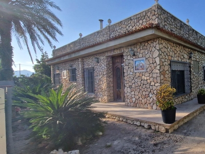 Alquiler de casa con piscina y terraza en Bulevar del Xúquer-El Maranyet-L'Estany (Cullera), Brosquil