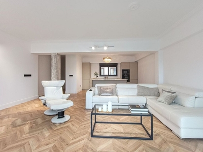 Alquiler de piso en Centro - Alicante de 4 habitaciones con terraza y muebles
