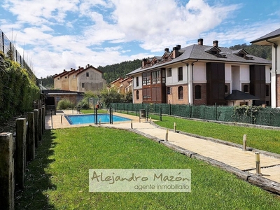 Alquiler de piso en urbanización El Pontarrón de 3 habitaciones con terraza y piscina