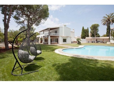 Bonita casa con piscina en la zona Terramar de Sitges!!!