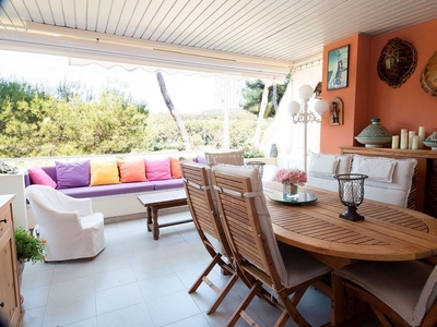 Piso en venta en Cas Catala - Illetes de 2 habitaciones con terraza y piscina