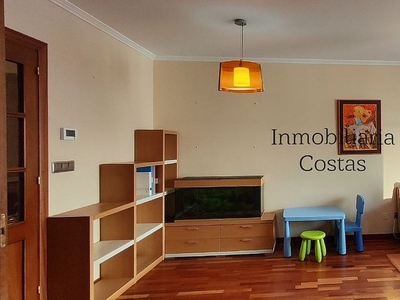 Alquiler de piso en Alcabre - Navia - Comesaña de 3 habitaciones con garaje y muebles