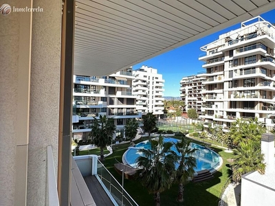 Alquiler de piso en avenida Artista Remigio Soler López de 3 habitaciones con terraza y piscina