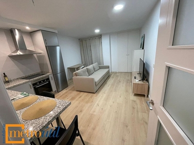 Alquiler de piso en Centro - Salamanca de 1 habitación con muebles y calefacción