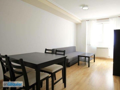 Apartamento de 1 dormitorio en alquiler en Valdeacederas, Madrid
