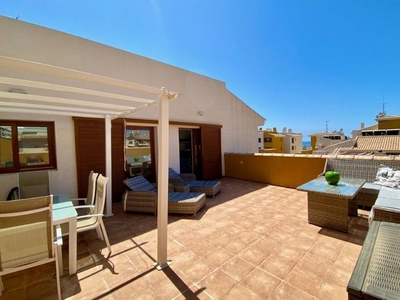Ático en venta en Playa Flamenca - Punta Prima de 3 habitaciones con terraza y piscina