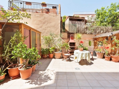 Piso de 108m² con 55m² de jardín en venta en Castelldefels