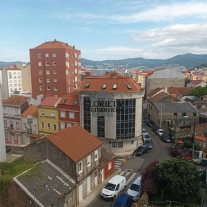 Piso en venta en Travesía de Vigo - San Xoán de 3 habitaciones con terraza y ascensor