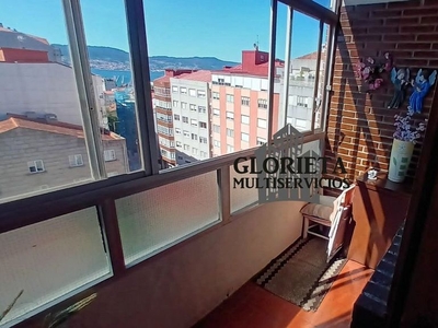 Piso en venta en Travesía de Vigo - San Xoán de 3 habitaciones con terraza y calefacción