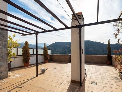 Venta de ático en calle Picos de Europa Lan de 2 habitaciones con terraza y piscina