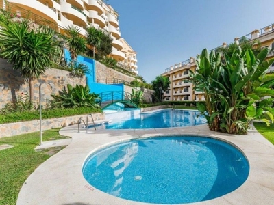 Venta de piso en calle Las Ventasnva Andalucia de 3 habitaciones con terraza y piscina