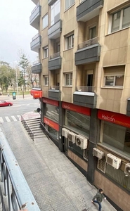Venta de piso en Centro - Salamanca de 3 habitaciones con garaje y balcón