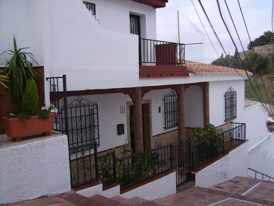 Chalet independiente con terreno en venta en la Calle San Rafael' Vélez-Málaga