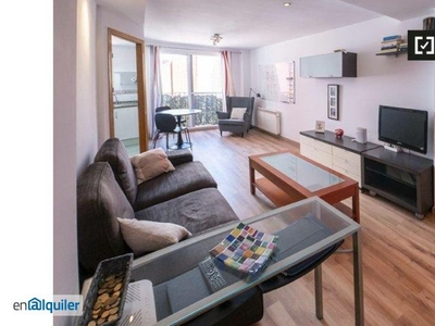 Apartamento de 2 dormitorios con balcón y aire acondicionado para alquilar en Quatre Carreres asequible