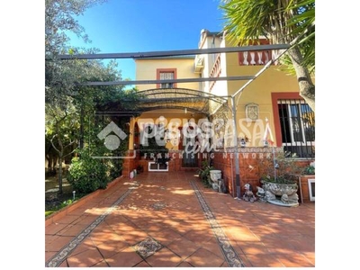 Casa adosada en venta en Torredonjimeno