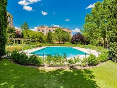 Piso de una habitación buen estado, cuarta planta, Madrid