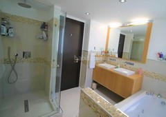 Apartamento con 3 habitaciones amueblado con ascensor, parking, calefacción y aire acondicionado en Benahavís