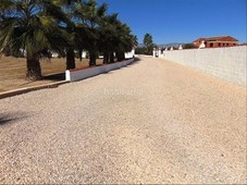 Casa chalet con amplíos jardínes en Gea y Truyols Murcia