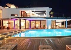 Chalet con 7 habitaciones amueblado con piscina, calefacción y aire acondicionado en Marbella