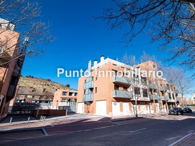 Alquiler de ático con piscina y terraza en Fuente Berrocal, Overuela (Valladolid)