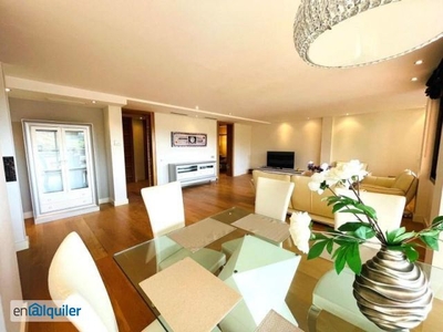 Amplio y elegante apartamento de 3 dormitorios con terraza en alquiler para larga temporada (11 meses) en Mijas Costa