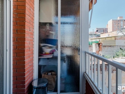 Casa abalconada con garaje + patio de 50m2 + terraza de 90m2, en ca n' oriac en Sabadell