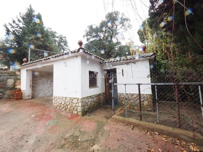 Casa se vende casa con piscina , urbanización roca rossa en Tordera